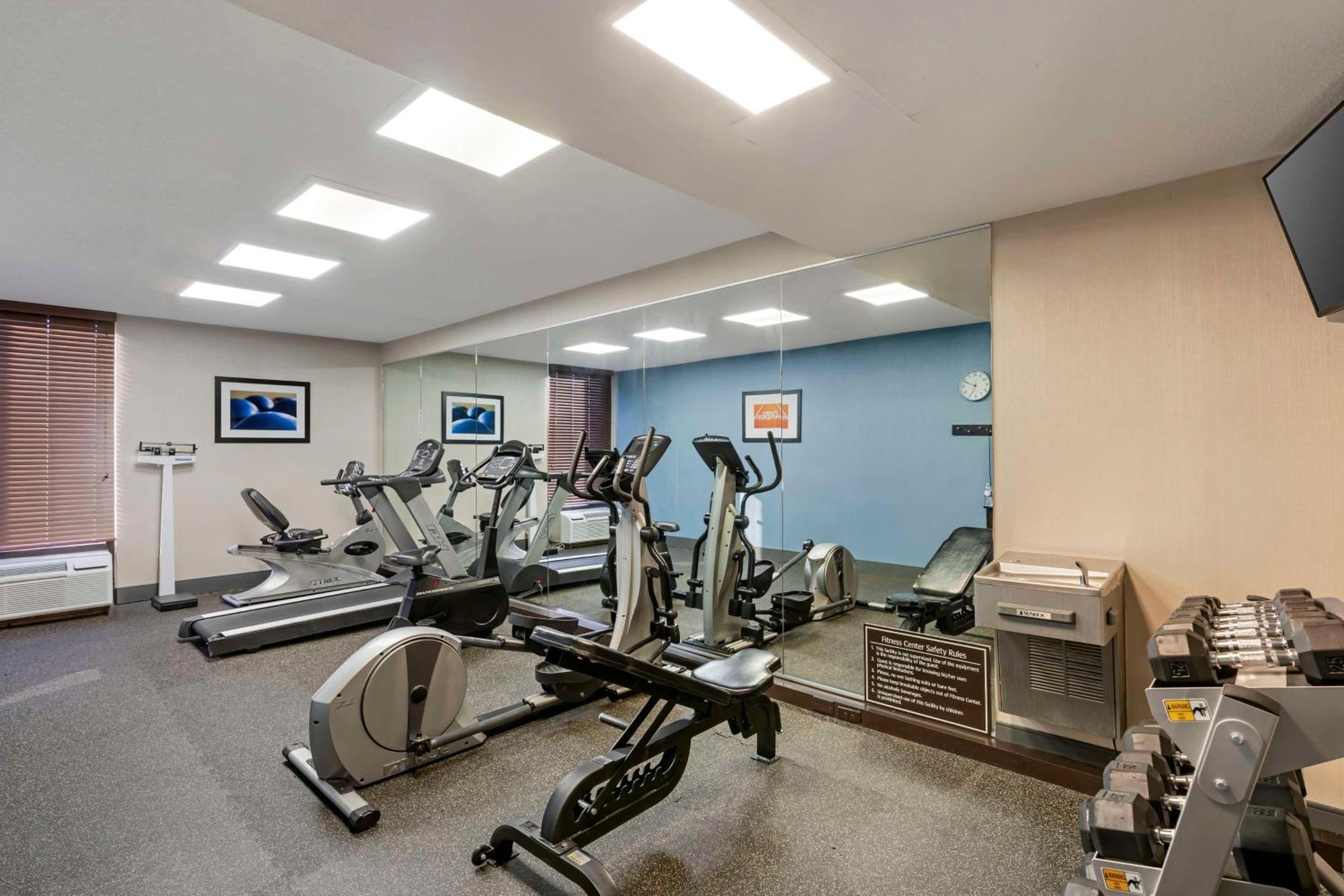 Best Western New Albany Bagian luar foto