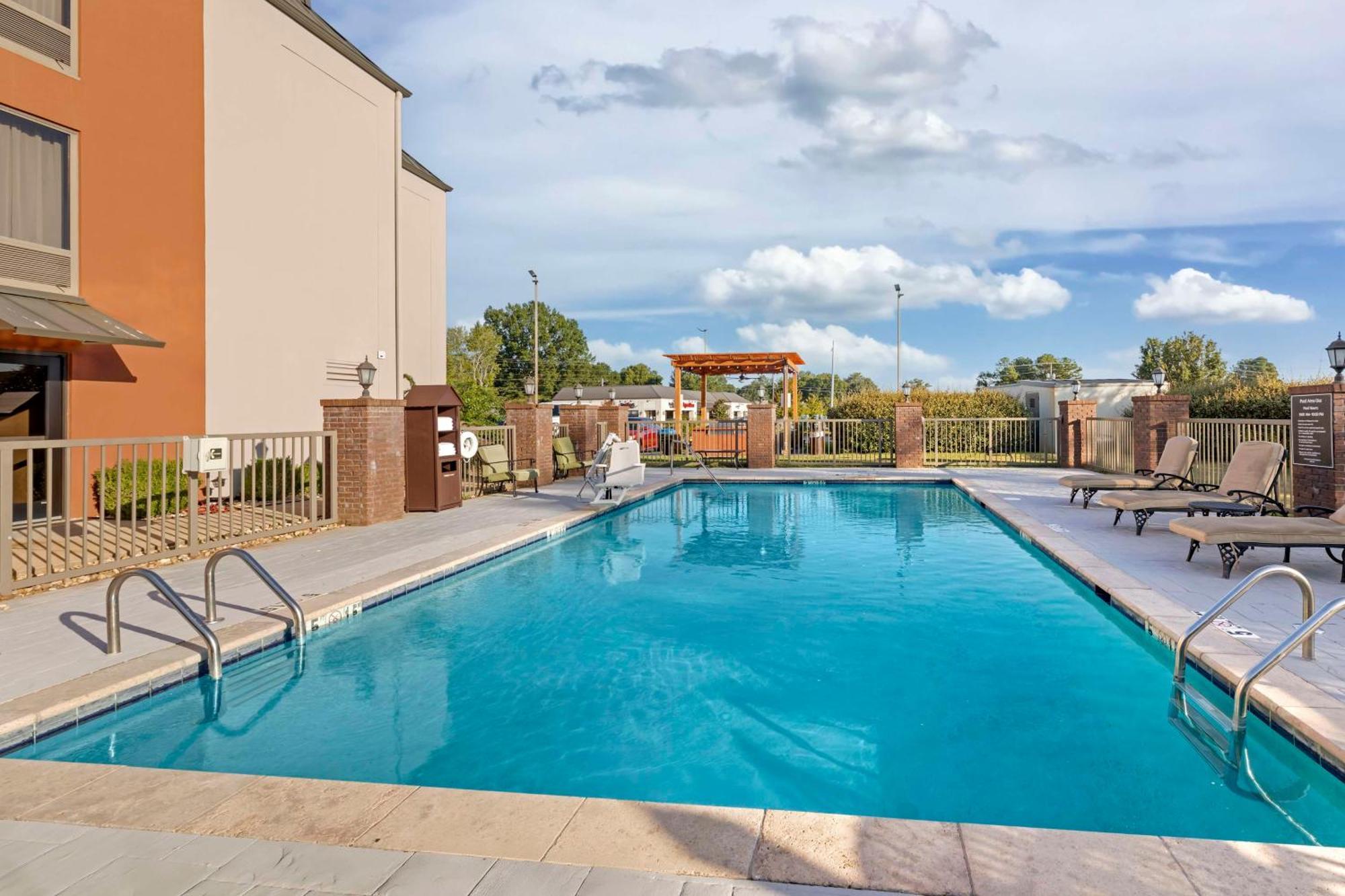 Best Western New Albany Bagian luar foto