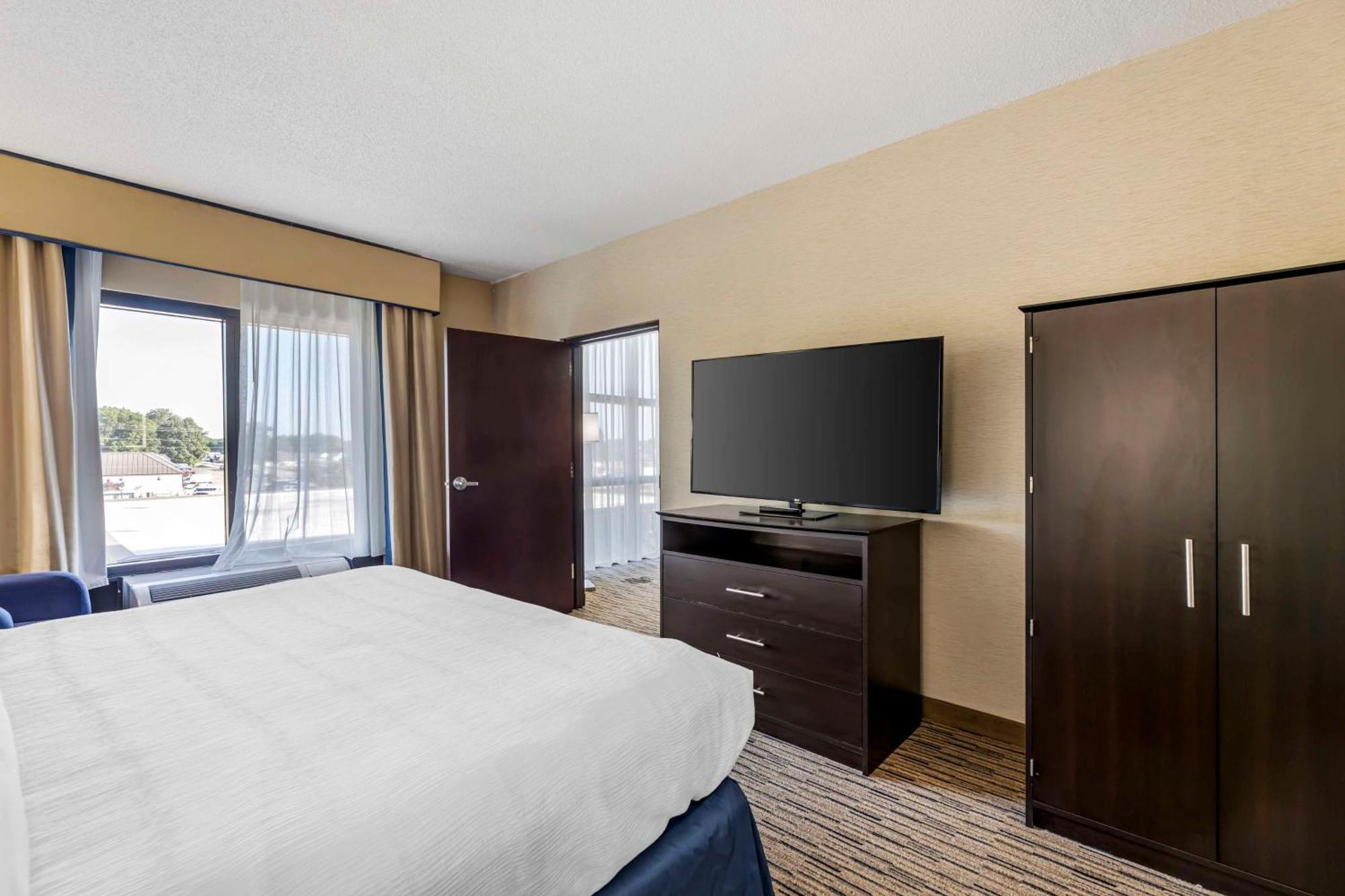 Best Western New Albany Bagian luar foto